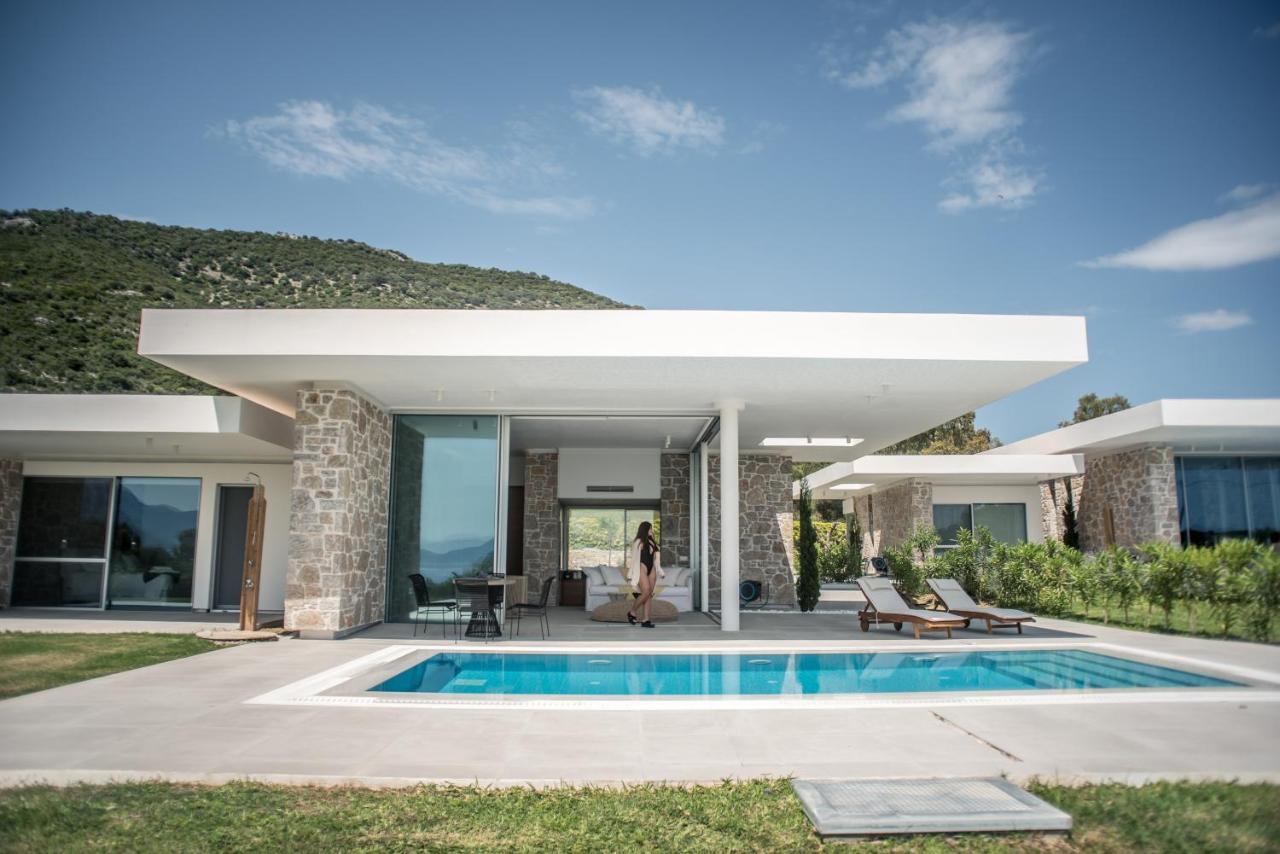 Varko Luxury Suites Palairos Exterior photo
